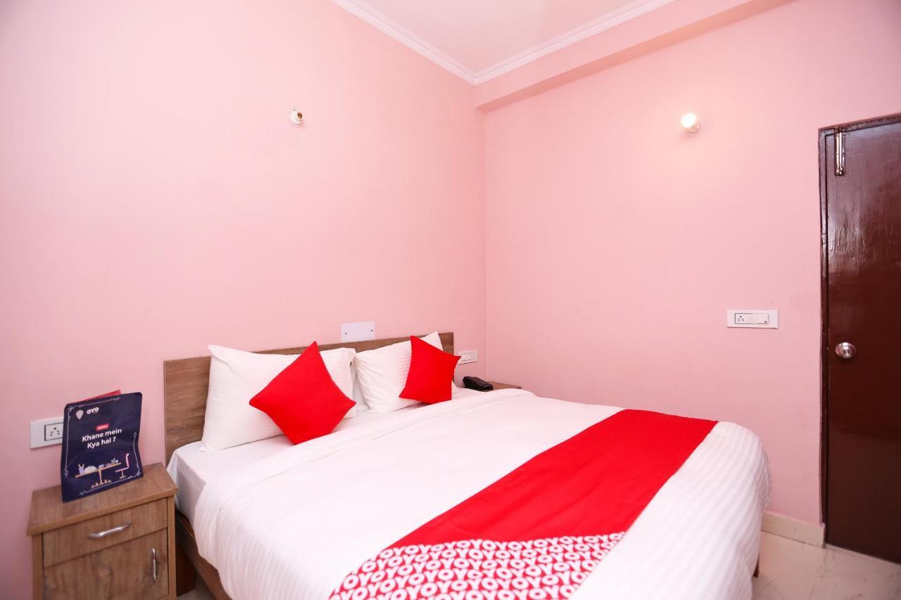 Oyo Flagship 14774 Sector 14 Gurgaon Hotel Exterior photo